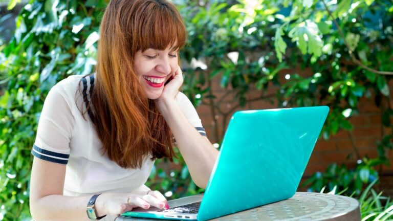 Teacher using artificial intelligence tools to spend less time grading and more time teaching