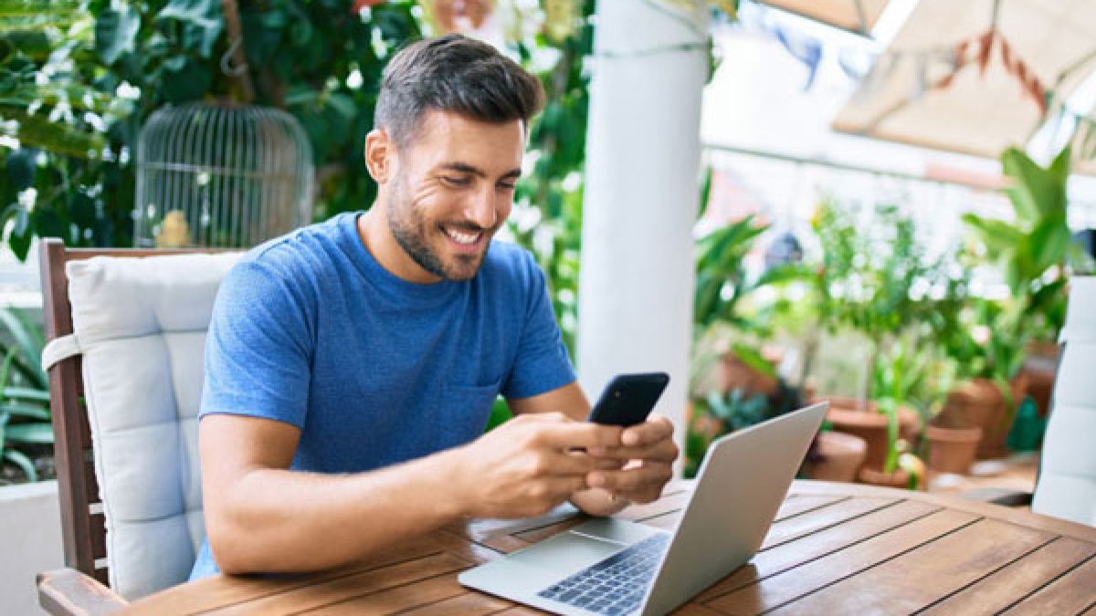 Teacher expertly utilizes AI grading techniques learned from Kangaroos AI Grading Hub to save time and enhance classroom efficiency.